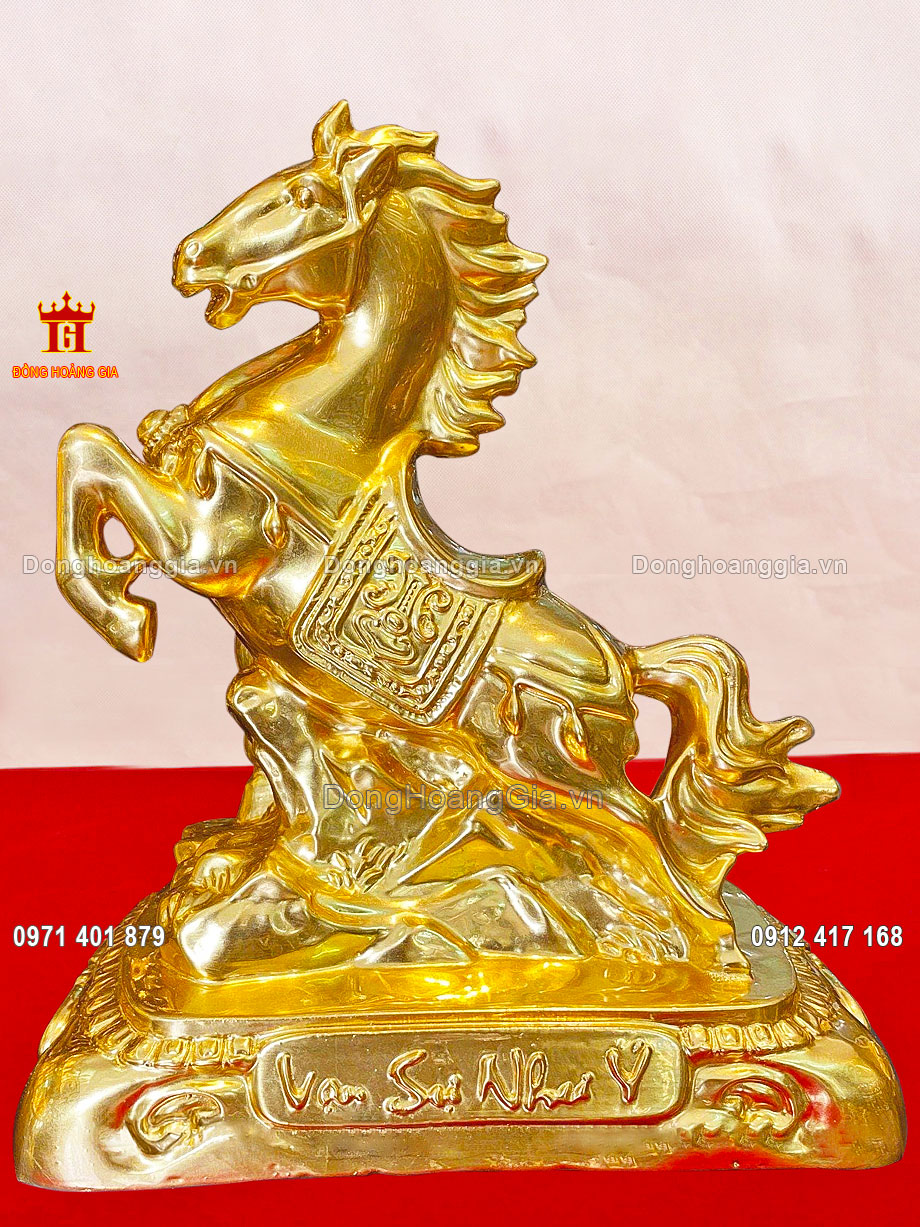 Tượng ngựa dát vàng 24K chế tác theo yêu cầu của khách hàng